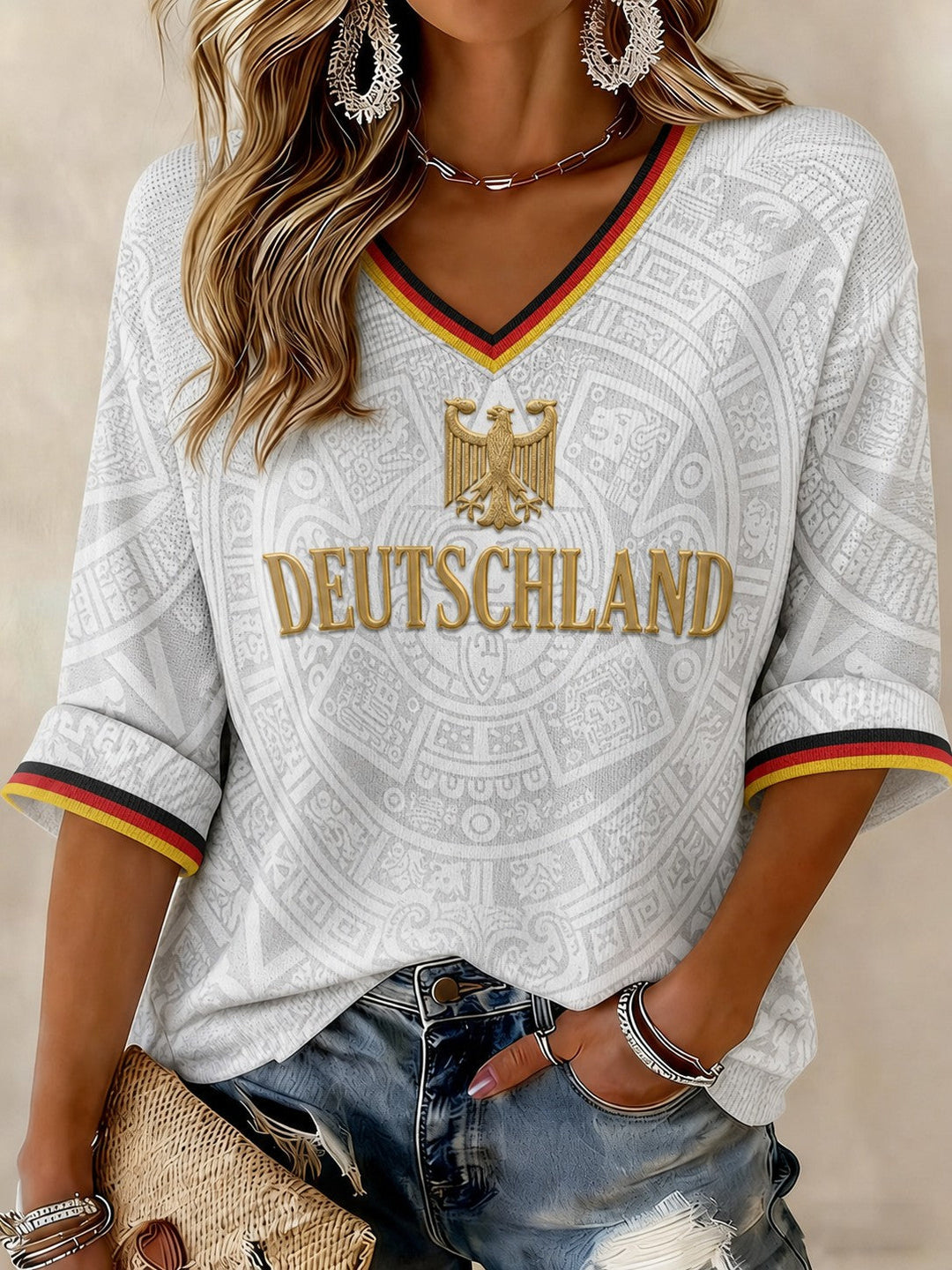 T-shirt de football pour femmes en provenance d'Allemagne avec décolleté en V et impression