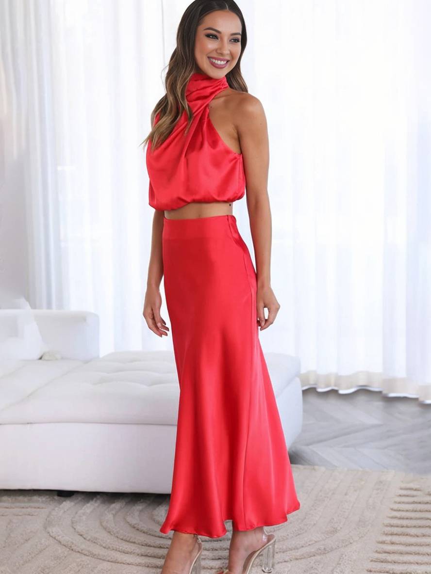 Tindra | Ensemble femme à encolure halter, crop top et jupe maxi
