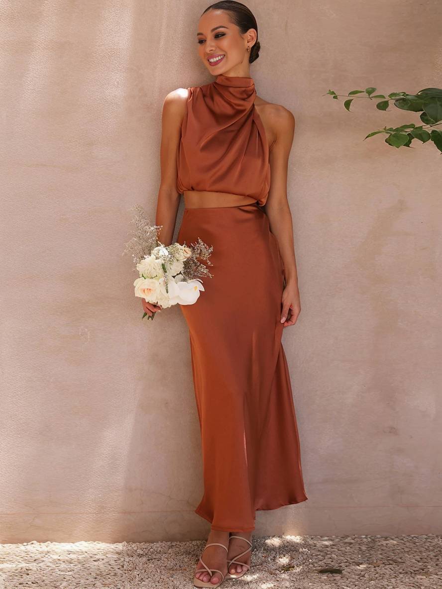 Tindra | Ensemble femme à encolure halter, crop top et jupe maxi