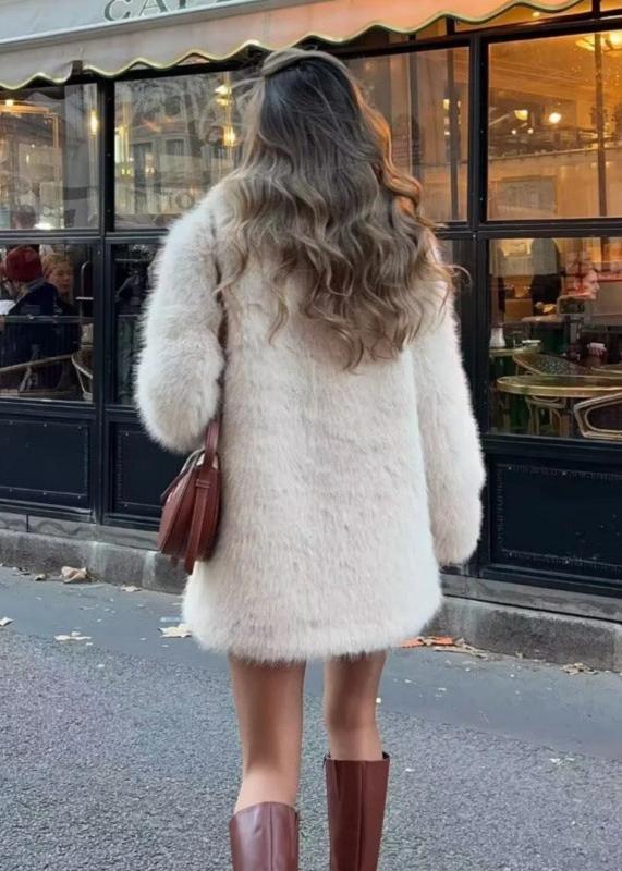 Manteau en peluche pour femmes avec col montant et fermeture à crochets