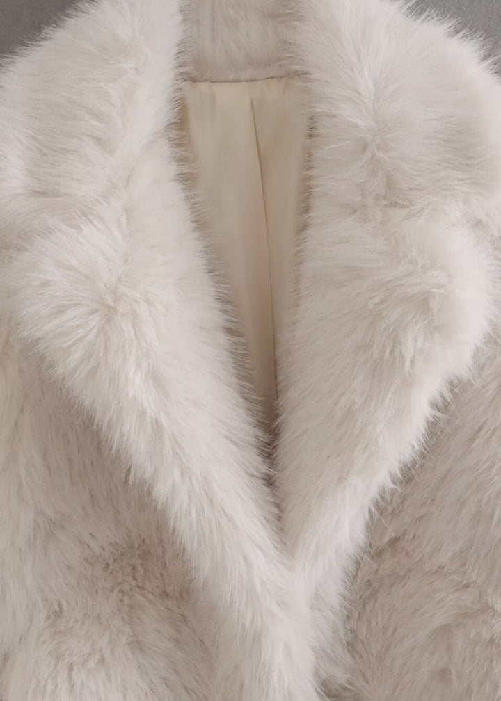 Manteau en peluche pour femmes avec col montant et fermeture à crochets